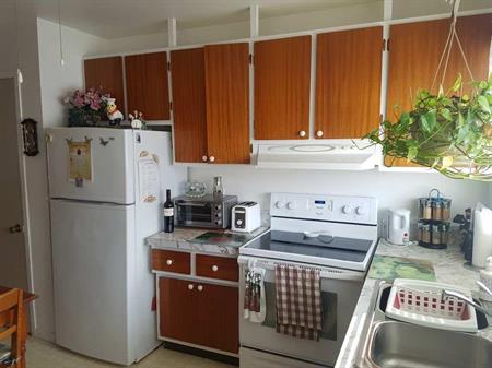 5 1/2 1ER ÉTAGE PERSONNE 50 ANS ET PLUS