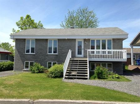 Maison à louer long terme. LIBRE IMMÉDIATEMENT