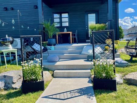 6 et demi sur 3 étages