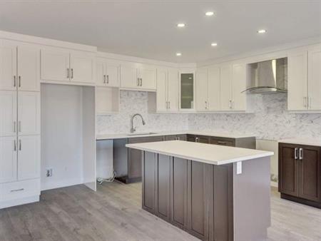 2 CH - 2 SDB - Sherbrooke - $1,800 /mo