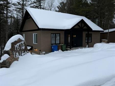 4 1/2 NEUF À LOUER À SAINTE-SOPHIE (BORD DE l'EAU)