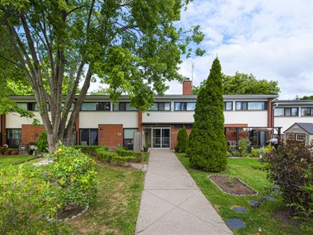 2055 - 2057 Barsuda Drive