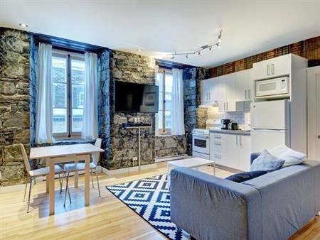 Loft entièrement meublé à louer Vieux-Québec juillet 2026