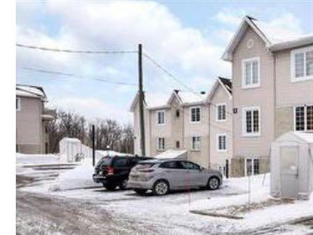 One bedroom condo for rent