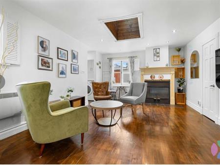 Superbe 4 ½ . Vieux-Québec. Tout inclus. Location au mois.