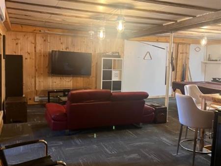 Logement au bord de la Rivière à saumon