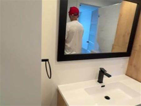 Grand 4 1/2 à louer au Centre-ville