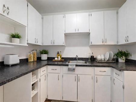 5 ½ LIBRE IMMÉDIATEMENT À CHARLESBOURG