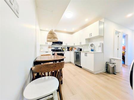 **Because You Deserve Renovated 4 1/2 Parking Included, Metro Lasalle, Verdun**