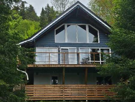 Chalet bord de lac Raymond Val-morin a louer