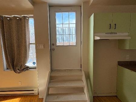 4 1/2 | occupation 1er juillet | Quartier Saint-Sauveur