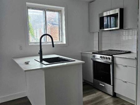 2 CH - 1 SDB - Montréal - $1,400 /mo