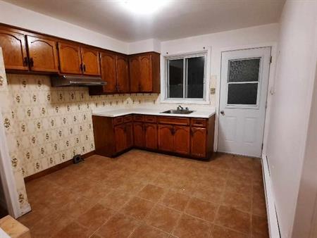 Appartement 7 ½ sur 2 étages à louer. Dispo à partir du 1er février 2026 !