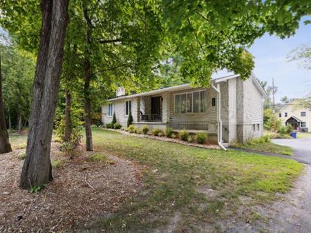 3 CH - 1 SDB - Gatineau - $2,850 /mo