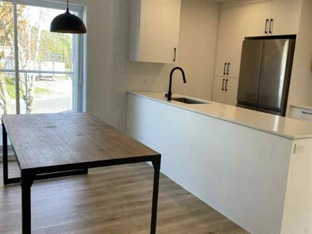 Cowansville semi-meublé 5 et 1/2