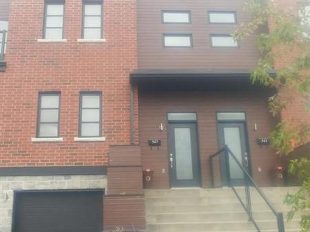 Maison de ville à louer à Greenfield Park