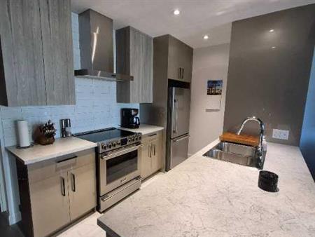 2 Mois Payé Grand et magnifique appartement condo 3 1/2 en CESSION BAIL