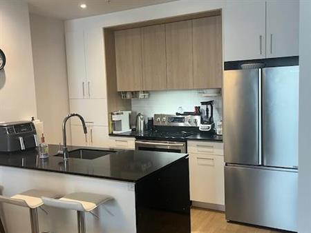 3 1/2 à louer avec stationnement intérieur