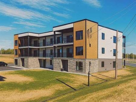 APPARTEMENT 4 1/2 À LOUER