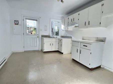 2 CH - 1 SDB - Montréal - $1,345 /mo