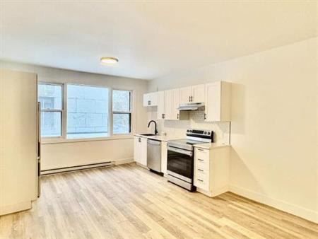 3 CH - 1 SDB - Montréal - $1,650 /mo