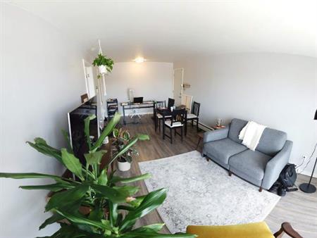 ***Près des ponts*** 4 1/2 CH ST-LOUIS