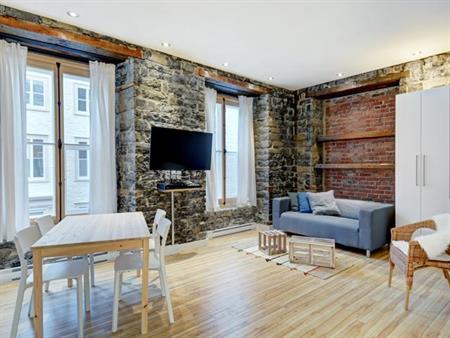 Loft entièrement meublé à louer Vieux-Québec juillet 2026
