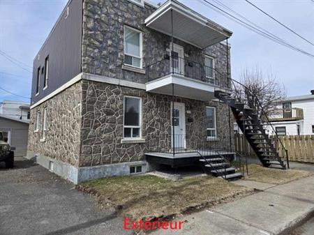 Logement à louer - Grand 4 ½ 1300pi2 Vanier, Québec