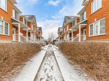 🏡 Condo 3½ entièrement rénové à louer – Brossard (Quartier C)