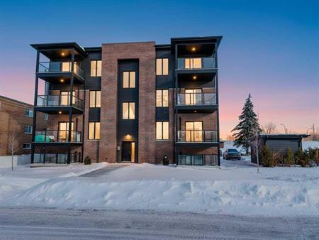 4 et demi Neuf - Disponible maintenant ou 1er juillet