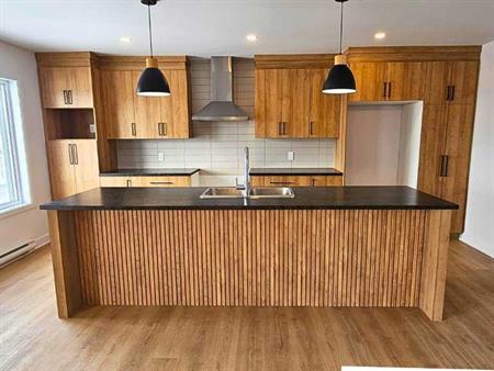 Logement 5 1/2 À LOUER