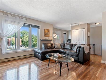 ⭐ Magnifique condo 4½ rénové et lumineux — 2 balcons — près d’Ottawa