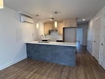 1 CH - 1 SDB - Montréal-Est - $1,325 /mo