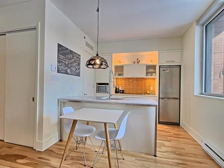 Condo, Vieux port, Piscine, Gym et Sauna