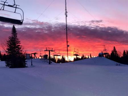 Chalet A Louer Lanaudière spa. DISPONIBLE 2/8 MARS