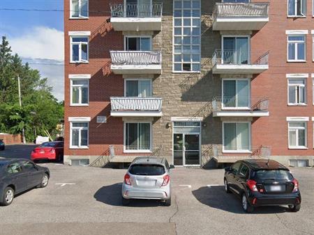 4 1/2 LIBRE IMMÉDIATEMENT, SECTEUR DE CHOIX