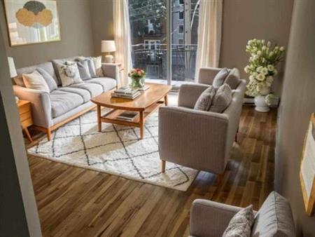 2 CH - 1 SDB - Montréal - $1,300 /mo