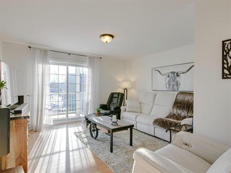 GRAND 4 1/2 - Cote Rosemont - 1er juillet