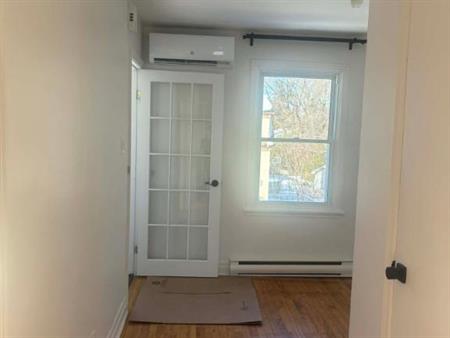 4 1/2 haut de duplex, Saint-Basile-le-Grand