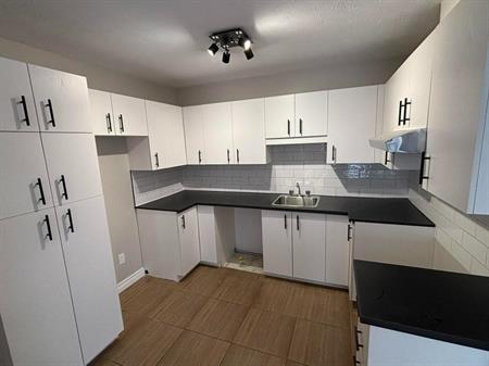 5 1/2, Disponible Immédiatement,