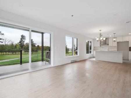 2 CH - 2 SDB - Bromont - $2,250 /mo