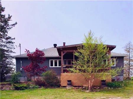 The cookhouse Lake Bernard, Low (la pêche) Quebec