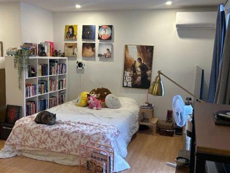 ✨ STUDIO - SEMI-MEUBLÉ / BALCON + RANGEMENT ✨