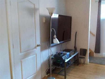 Bel appartement 3 1/2 au sous-sol