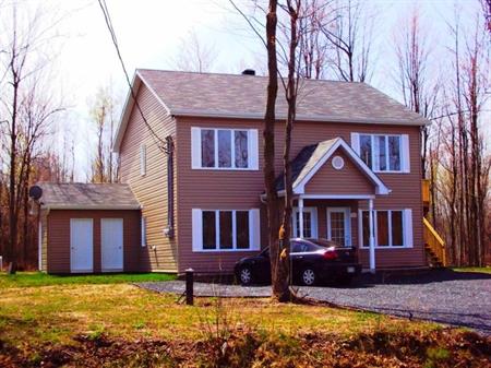 4 1/2 rénové à Farnham - 1350$/mois !