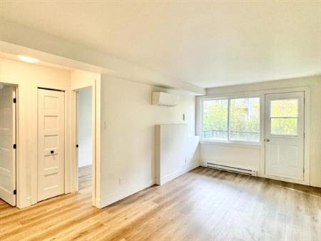 2 CH - 1 SDB - Montréal - $1,600 /mo