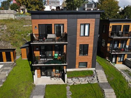 Grand 5 1/2 construction récente à Beauport pour juillet