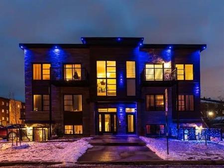 5 1/2 ascenseur privé, disponible maintenant