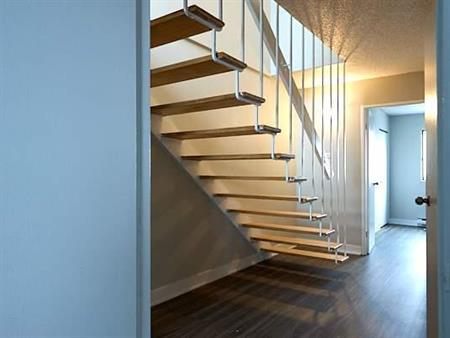3 CH - 2 SDB - Longueuil - $2,015 /mo
