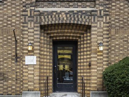 119 Eglinton Avenue West